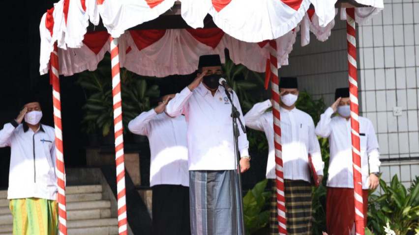 Menag Fachrul Razi selaku inspektur upacara memimpin upacara peringatan Hari Santri tahun 2020