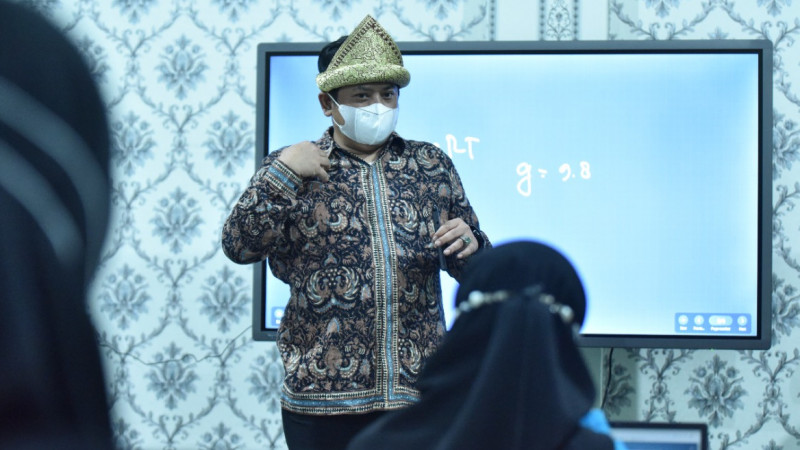 Dirjen Pendidikan Islam saat menyapa Siswa MAN 3 Palembang