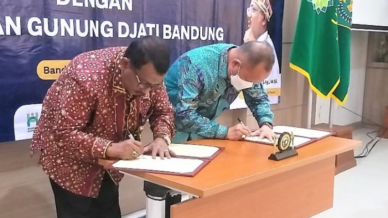 Rektor IAIN Papua meneken MoU bersama Rektor UIN Bandung