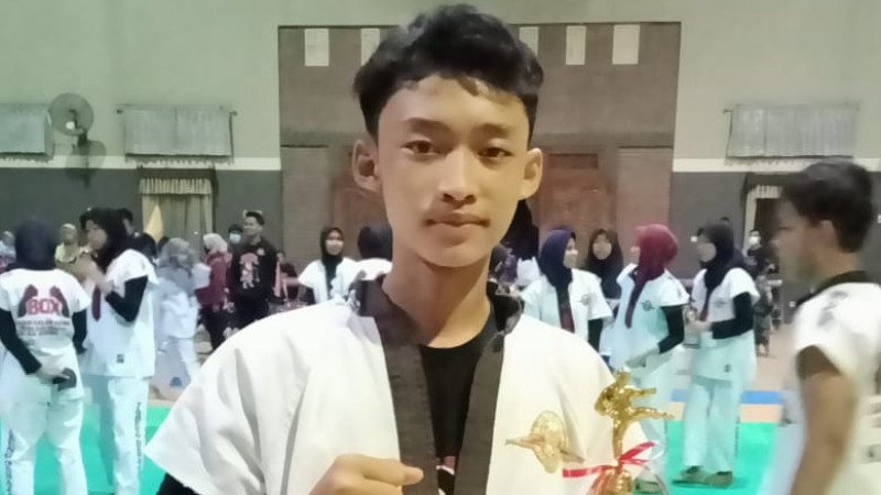 Hafizh Muhsin Afan (17), siswa MAN 4 Bantul berhasil meraih medali perunggu dalam kejuaraan daerah Tarung Derajat Pelajar Tingkat Provinsi Daerah Isti