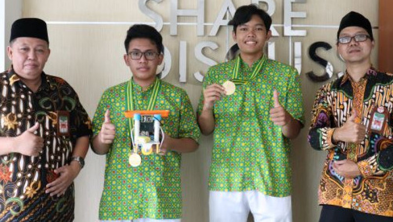Tim Robotik MAN 1 Yogyakarta Raih Medali Emas Internasional