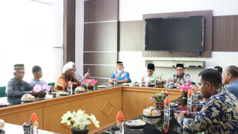 Foto : MAA Kota Langsa Bersama IAIN Langsa membahas persoalan pelestarian adat istiadat Aceh.