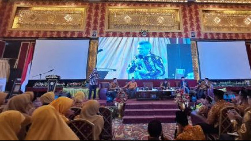 Direktur PAI menjadi narasumber dalam dalam kongres AGPAII IV di Kota Padang (1/10)