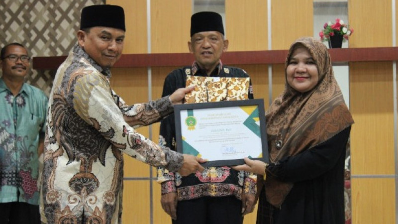 Fakultas Adab dan Humaniora UIN Ar-Raniry Banda Aceh menggelar serah terima jabatan (sertijab) para Wakil Dekan, Ketua Prodi, Sekretaris Prodi dan Kep