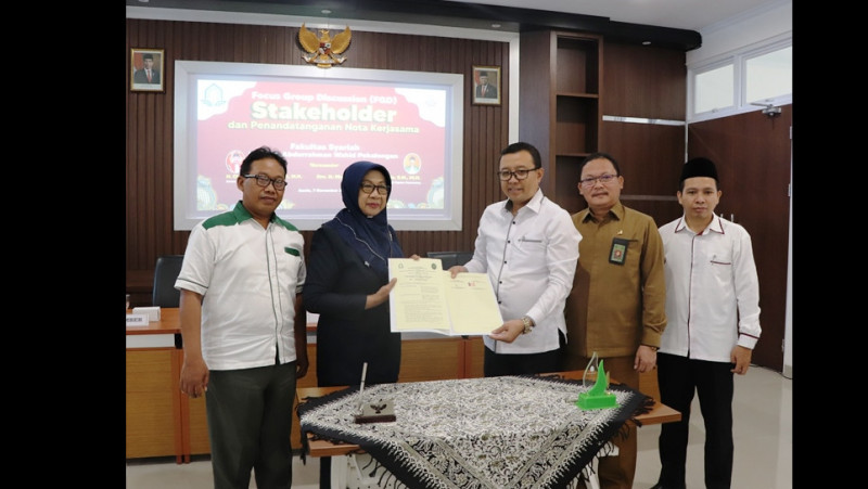 Proses penandatanganan MoU dengan PTA dan PT Semarang