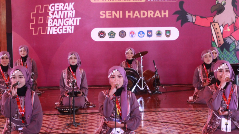 Tim Hadrah Putri dari Jawa Tengah Juara 1 Pospenas IX Surakarta