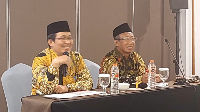 Pengarahan Direktur PD-Pontren Prof. Dr. Waryono, M.Ag didampingi Kasubdit PDMA Nurul Huda