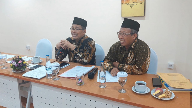 Direktur PD-Pontren Prof.  Dr.  Waryono, M.Ag didampingi Kasubdit PDMA Nurul Huda