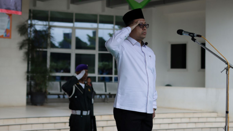 Rektor UIN Gus Dur saat pimpin upacara HAB ke - 77 Kemenag RI
