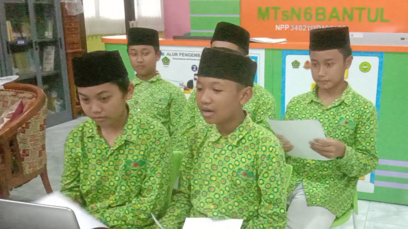 Tim riset Madrasah Tsanawiyah Negeri (MTsN) 6 Bantul.