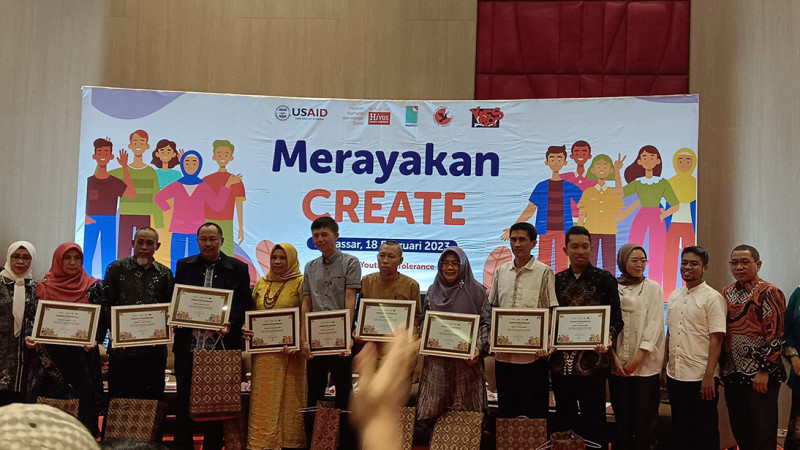 MAN 2 Kota Makassar Terima Penghargaan dari HIVOS-USAID