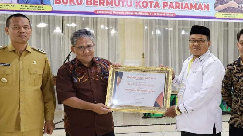 MAN Kota Pariaman Terima Anugerah dari Media Guru Indonesia