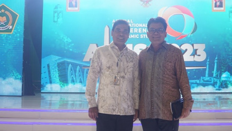 Rektor UIN Ar-Raniry Banda Aceh Mujiburrahman foto bersama Rektor UIN Syarif Hidayatullah Jakarta Asep Saepudin Jahar disela-sela kegiatan pembukaan A