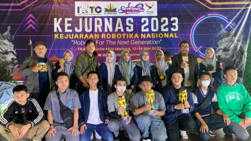 Tim robotik MAN 2 Kota Makassar boyong tiga best strategy pada IRTC Kejurnas Robotika 2023.