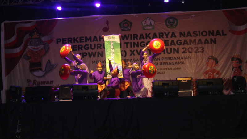IAIN SAS Bangka Belitung Tampil Memukau di Malam Pentas Seni Budaya Nusantara PWN XVI PTK Tahun 2023