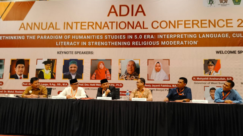 Empat dosen Fakultas Adab da Humaniora UIN Ar-Raniry Banda Aceh mempresentasikan hasil penelitiannya pada ADIA Annual International Conference 2023