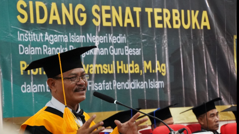 Prof. Syamsul Huda saat memberikan orasi terkait pendidikan di Pesantren Tebuireng Jombang, Rabu (26/07/2023).