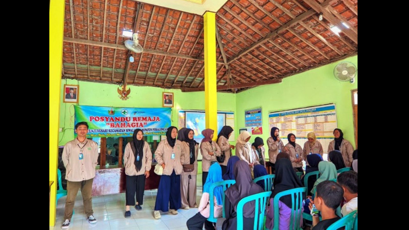 Tim KKN UIN Gus Dur pekalongan saat mengadakan Sekolah Alternatif bagi anak-anak dan remaja Desa Tunjungsari, Kecamatan Siwalan, Kabupaten Pekalongan