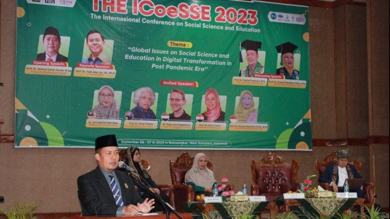 Sambutan Rektor UIN Mahmud Yunus Batusangkar ICoeSSE 2023