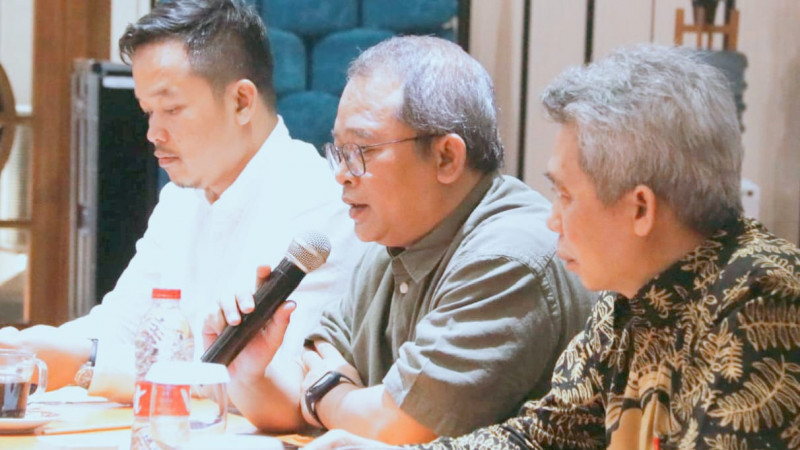 Solla Taufiq (Kasubbag TU PAI), Wibowo Prastyo (Stafsus Menag), Amrullah (Direktur PAI)