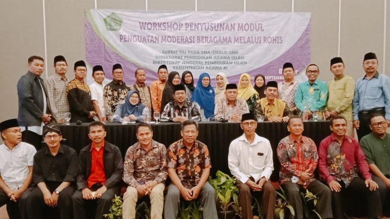 Workshop Penyusunan Modul Penguatan Moderasi Beragama melalui ROHIS di Bogor.