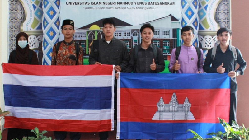6 Orang Mahasiswa Luar Negeri Asal Kamboja dan Thailand