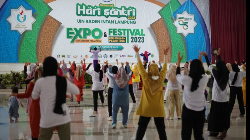 Senam bersama ramaikan Expo Hari Santri di UIN Raden Intan Lampung