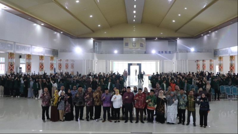 Wakil Rektor III, narasumber, dan sivitas akademika FDIK UIN Raden Intan Lampung