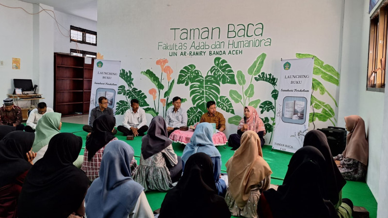 Fakultas Adab dan Humaniora Ar-Raniry Banda Aceh melalui Taman Baca Fakultas melaksanakan peluncuran dan diskusi buku sebagai bentuk apresiasi perpust