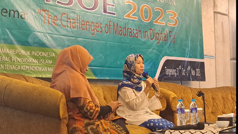 Pelaksanaan Program Guru Madrasah Menulis 2023 dengan The 4th International Simposium on Education (ISOE)