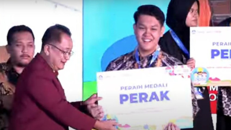 Firaas Alfarisi Putra Surya Siswa MAN Binjai Raih Medali Perak Olimpiade Penelitian Siswa Indonesia  2023