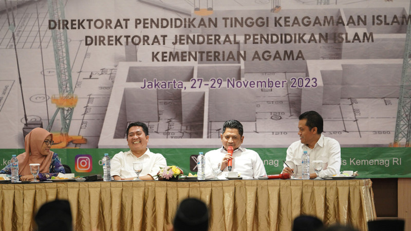Dirjen Pendis Muhammad Ali Ramdhani saat membuka Bimtek Bantuan Sarana Prasarana PTKIS di Jakarta.