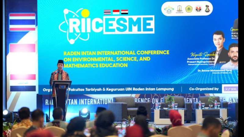Rektor UIN RIL, Prof H Wan Jamaluddin PhD saat memberikan sambutan pada pembukaan RIIC-ESME