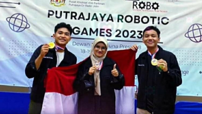 Peserta Kompetisi Robotik 2023 di Malaysia
