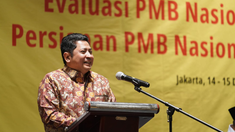 Dirjen Pendis Muhammad Ali Ramdhani saat membuka rapat Evaluasi PMB Nasional PTKIN 2013 di Jakarta
