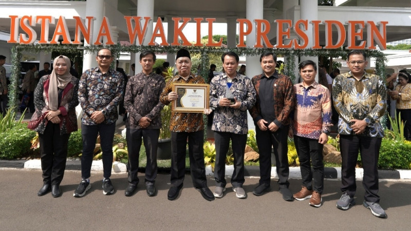 Penerimaan Anugerah Lembaga Publik Informatif 2023