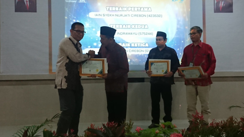 IAIN Syekh Nurjati Cirebon meraih gelar terbaik implementasi transaksi non tunai.