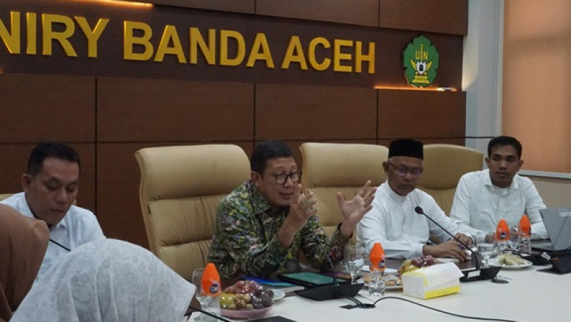 Lukman Hakim Saifuddin, Menteri Agama Republik Indonesia (2014–2019) yang juga tim ahli Pokja Moderasi Beragama sedang memberikan materi terkait