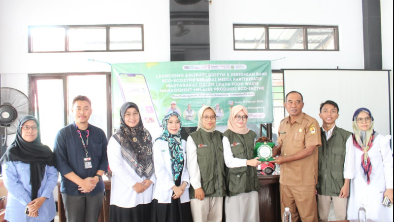 Mahasiswa IAIN Cirebon Menerima Penghargaan dari Telkom University.