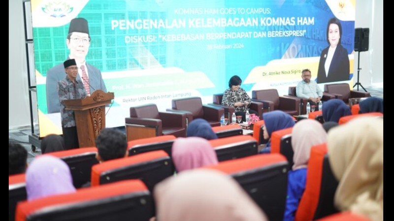 Wakil Rektor I UIN RIL Prof Dr H Alamsyah MAg saat memberikan sambutan pada acara diskusi