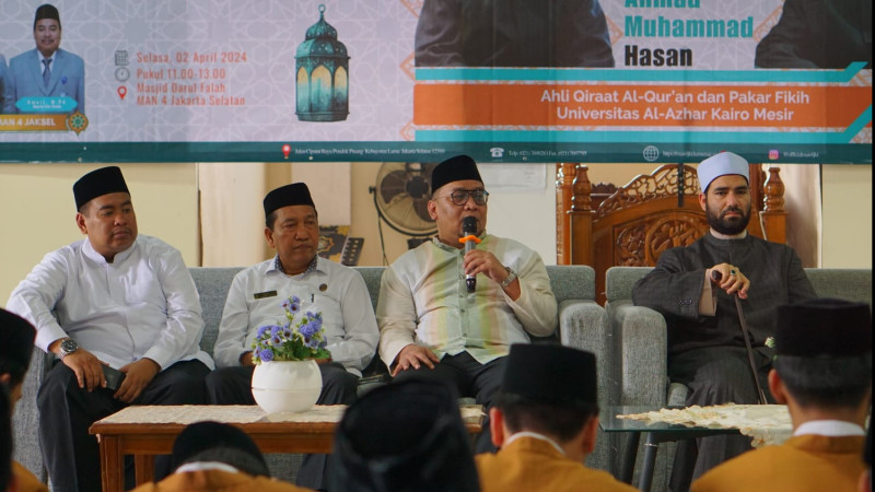 Syekh Ahmad Muhammad Hasan dan Syekh Sya'ban Abdul Fattah Uweis Muhammad saat berada di MAN 4 Jakarta Selatan