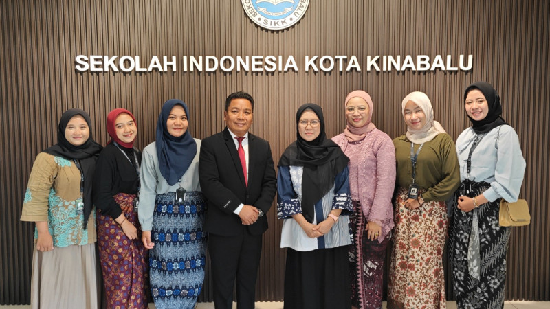 Mahasiswa FTIK IAIN Cirebon yang magang di SKIK Malaysia