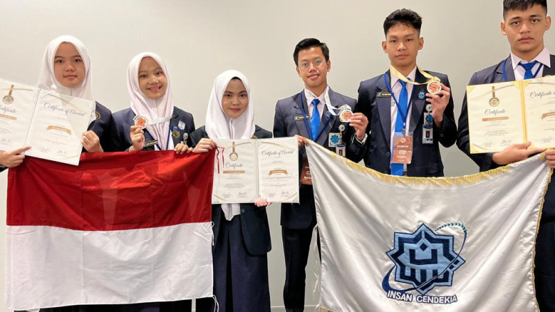 1 Medali Emas dan 2 Perak, Siswa MAN IC OKI Harumkan Indonesia pada Lomba Riset di Jepang