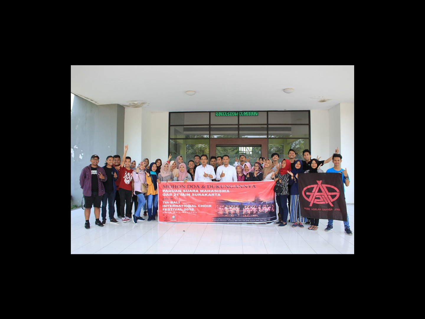Delegasi Paduan Suara Mahasiswa (PSM) IAIN Surakarta Go International