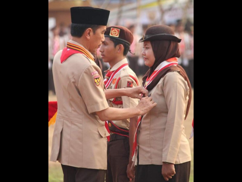 Presiden Jokowi Anugerahkan Lencana Teladan Tingkat Nasional 2019 kepada Anggota Racana UIN Walisongo