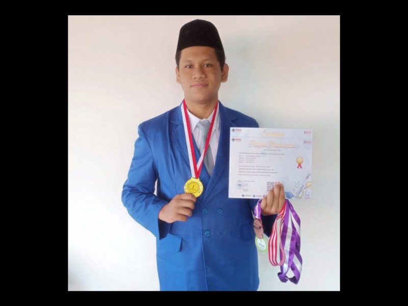 Syabril, Siswa MAN 3 Sleman Sukses Raih Medali Emas Olimpiade AKM Literasi