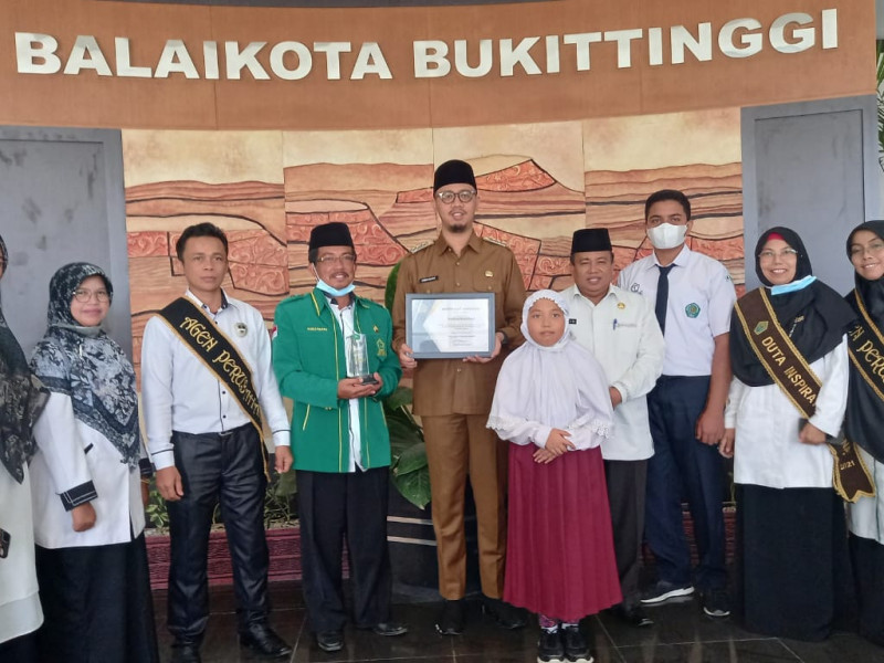 Walikota Bukit Tinggi Apresiasi Prestasi Nasional dan Asean Siswa, Guru Madrasah Serta PAIF Kemenag Bukittingi
