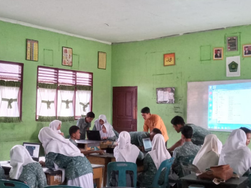 Keren! Siswa MAN Aceh Singkil belajar Membuat Peta dengan Digital
