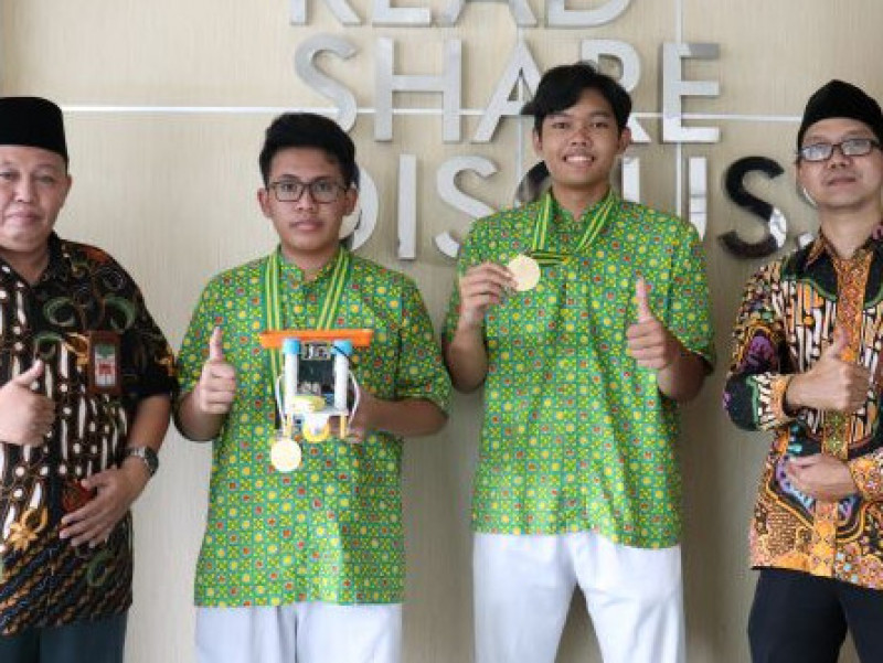 Tim Robotik MAN 1 Yogyakarta Raih Medali Emas Internasional
