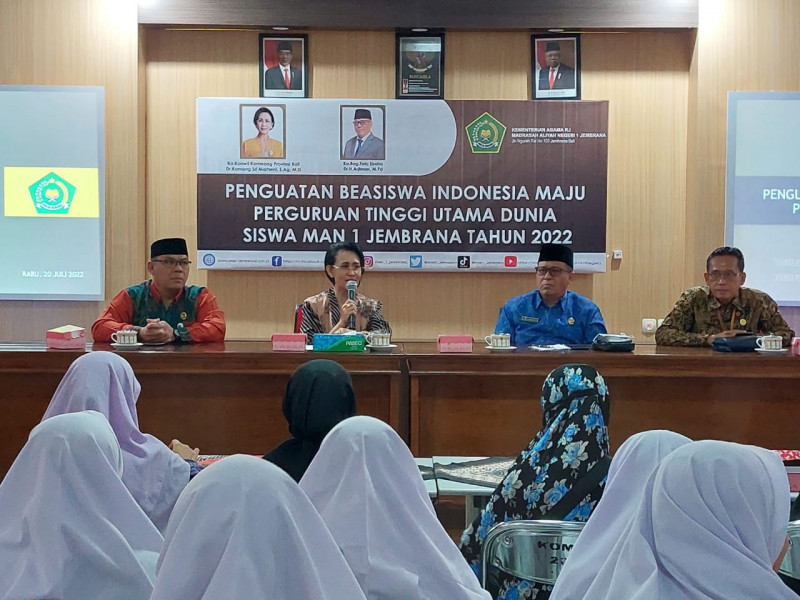 Bangga Siswa Madrasah Raih Beasiswa BIM PT Utama Dunia, Kakanwil Bali Sambangi Langsung MAN 1 Jembrana